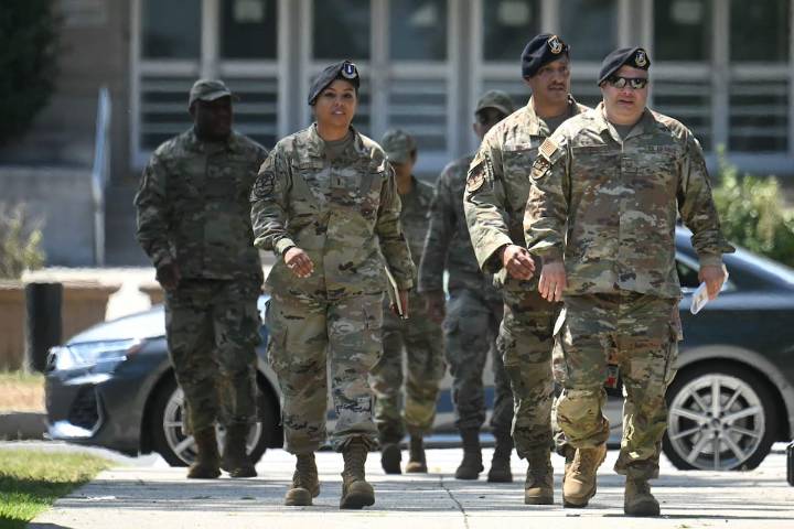 Polémica estrategia. Cómo Trump convirtió a los militares en la “llave maestra” para implementar su agenda dentro de EE.UU.