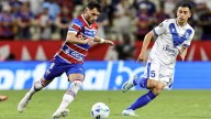 Vélez se mide ante Fortaleza por la Copa Libertadores: los hinchas llegan a la cancha bajo una intensa lluvia