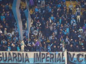 El calvario de los hinchas de Racing en el estadio de Peñarol: un papelón organizativo que duró casi ocho horas y se terminó a la madrugada