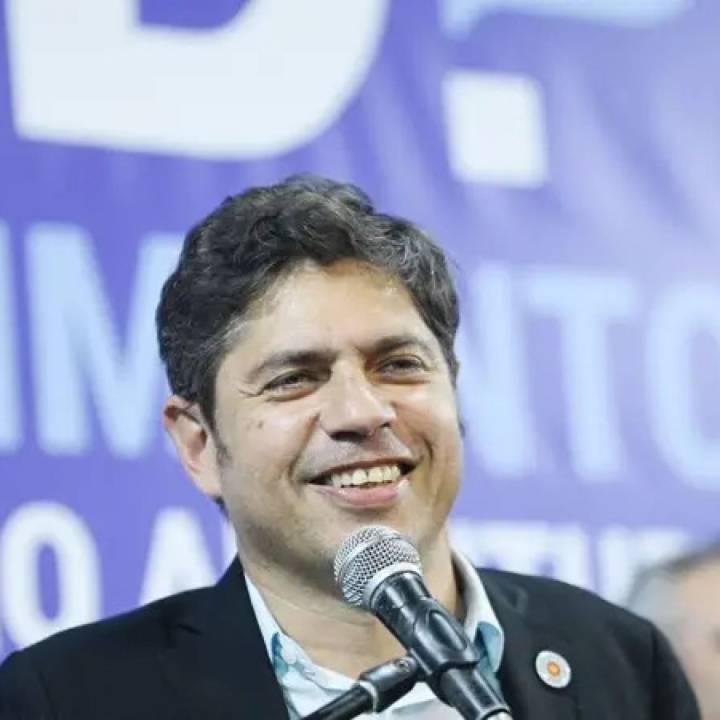 No es momento de guardarse nada: la arenga de Kicillof en un plenario en La Plata