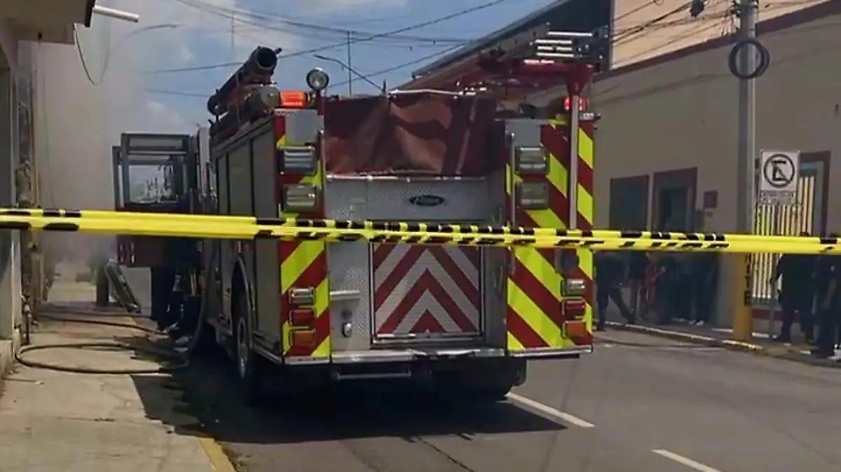 Incendio en vivienda deja a un hombre en silla de ruedas con quemaduras