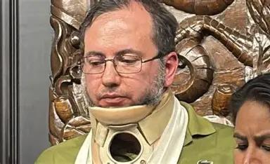 Médicos cuestionan “gravedad” de lesiones de colaborador de Noroña