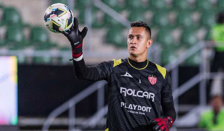 Otra oportunidad: Raúl Gudiño regresa a Europa y jugará en Andorra