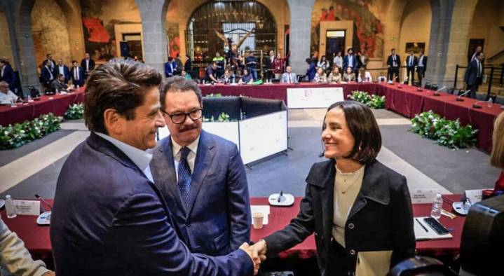Unidad en Morena: Cuauhtémoc Ochoa preside Plenaria y avalan Mesa Directiva del Senado