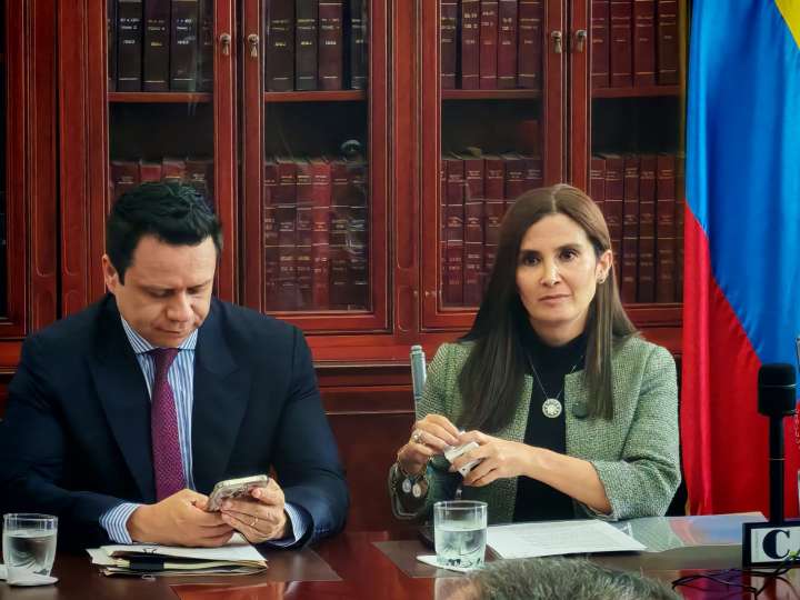 Se posesiona María Angélica Guerra como senadora en la curul de Miguel Uribe