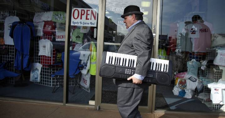 Deep Ellum legend Keyboard Bob has died