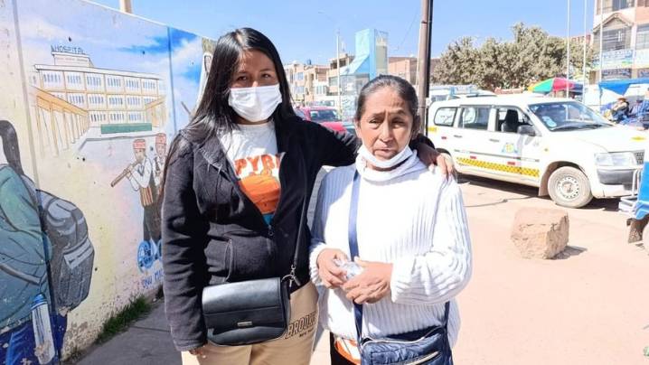 Juliaca: Familiares de joven herida en accidente de bus de la empresa Wayra exigen traslado a hospital en Arequipa