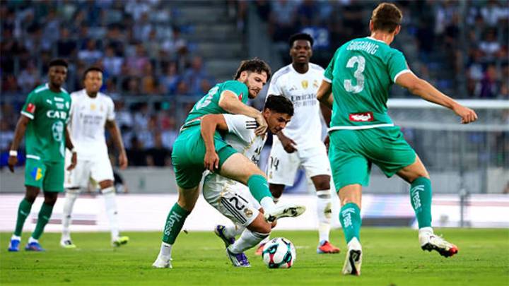Real Madrid aplica una goleada de 4-0 al Tirol con doblete de Mbappé