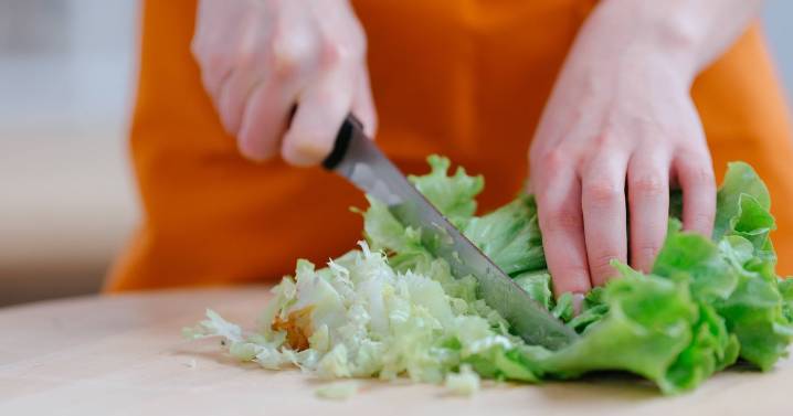 You can keep leafy greens fresh for 'whole week' by storing them with one kitchen item