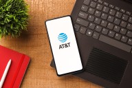 AT&T podría mandarte un cheque de hasta $7,500 dólares si cumples estos requisitos