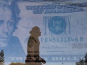 A pocos días de las elecciones, el  dólar sigue subiendo y se encamina a marcar un nuevo récord