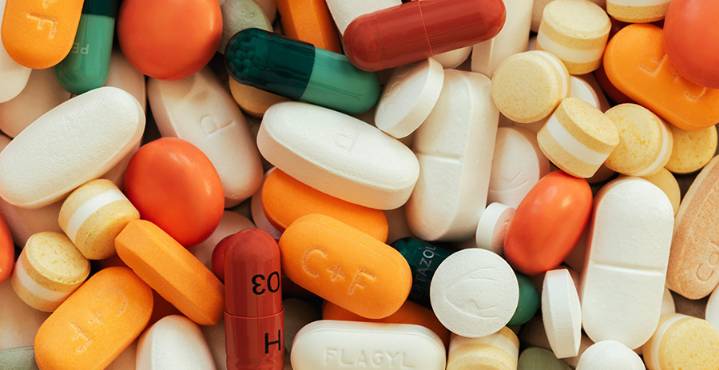 Hobbs pursues drug discount card program as alternative to price caps
