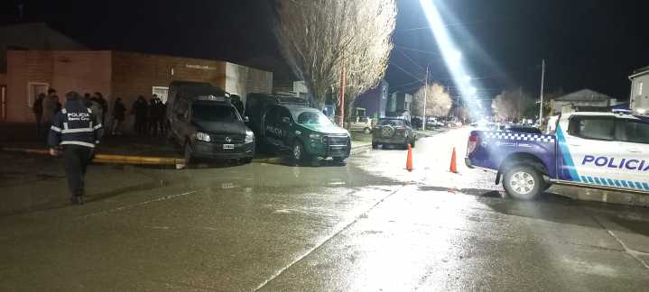 Río Gallegos: denuncias de amenazas y arma de fuego en un conflicto por vivienda
