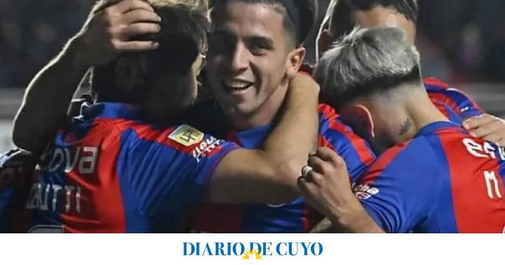 San Lorenzo ganó y es puntero