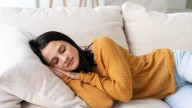 El sueño post-almuerzo mejora la salud del corazón y aumenta la productividad, según estudios recientes.