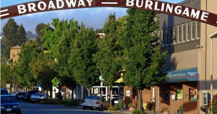 Power outage results in losses for merchants in Burlingame Wednesday