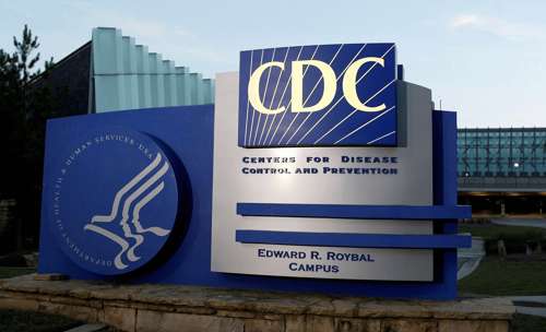 Trump destituye a la directora de los CDC y anuncia pronto reemplazo