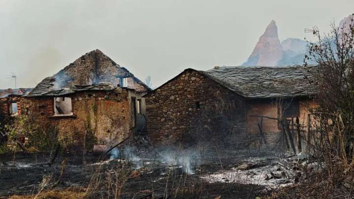 Humo contra el fuego
