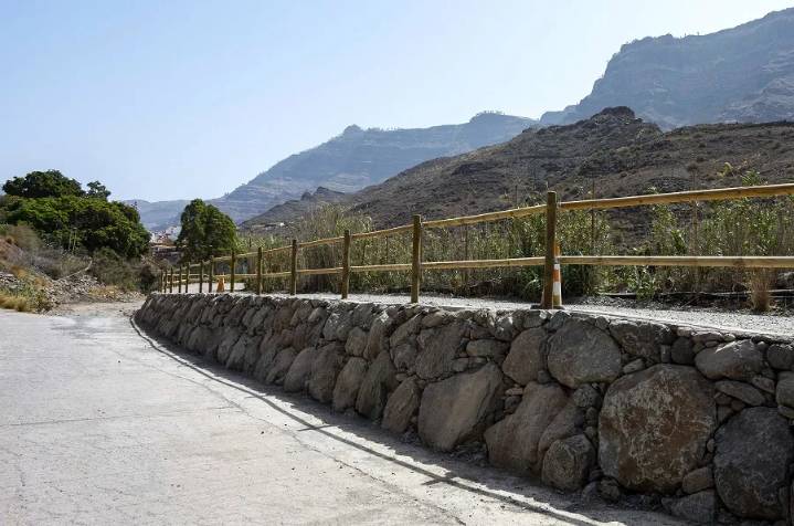Mogán ultima los trabajos de su senda verde para peatones y ciclistas