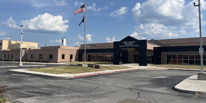Springfield small business impacted by slow delivery from USPS