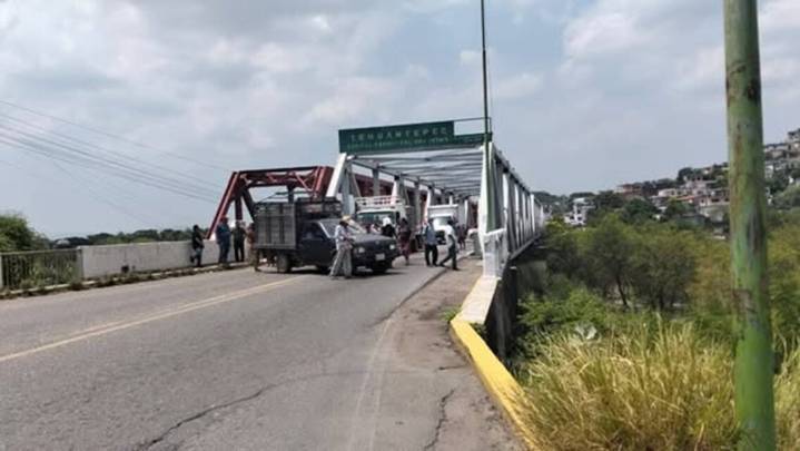 Exigen obras en Rincón Moreno a alcaldesa de Tehuantepec
