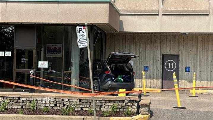 Man arrested after vehicle crashes through front door of RCMP office in Montreal