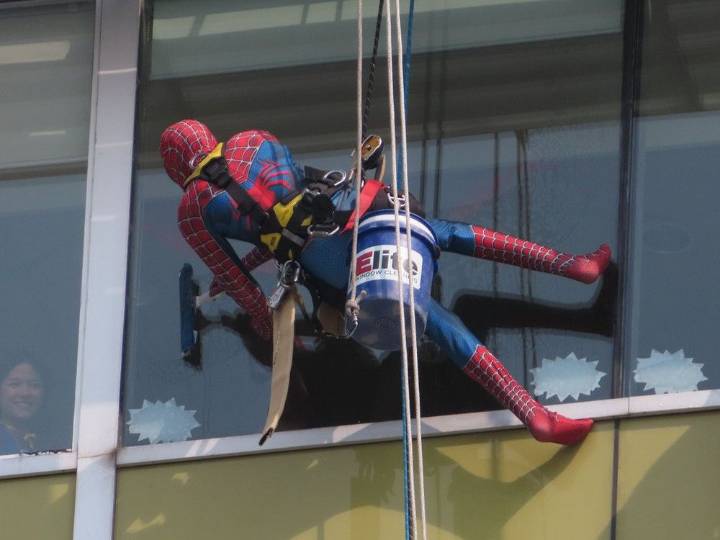Superheroes window washers bring joy to kids at KGH
