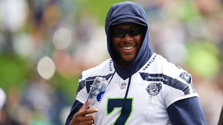 Seahawks' Uchenna Nwosu passes physical, nearing return