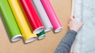 Chau problemas: un truco para evitar que se formen burbujas al pegar un vinilo