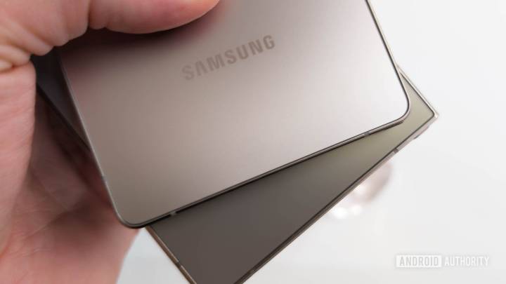 Poll: Just how round do you like the corners on your smartphone?