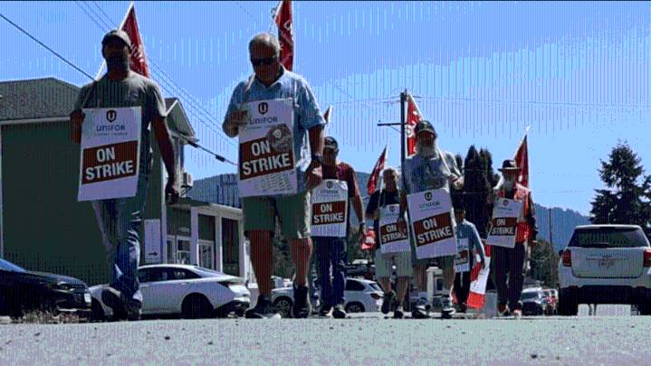 Binding arbitration rejected by striking Cowichan Valley transit workers