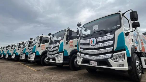 Entregan 25 recolectores de basura eléctricos para Hermosillo