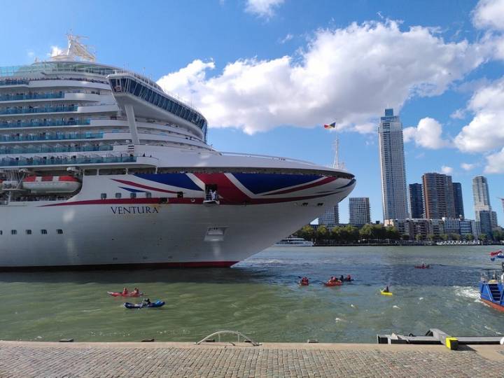 Protesters Try to Prevent Cruise Ship from Docking in Rotterdam