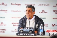 Álvaro Barco cree que hay una consigna para bajarse a Universitario