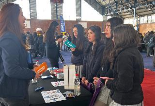 Tercera versión de Expo Admisión y Exploración Superior 2025 se realizó en el Liceo Bicentenario Comercial Diego Portales