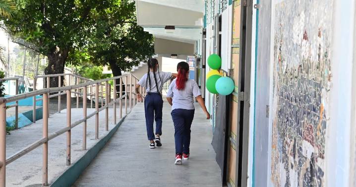 Miles de estudiantes inician el año arrastrando rezago en materias clave