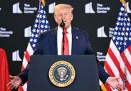 Trump elige a Stallone y Gloria Gaynor para los premios del Kennedy Center