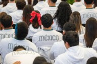 Detienen a 2 personas con uniformes robados del COM
