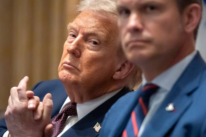 La Opinión Hoy: Gobierno de Trump planea reducir la duración de los visados “F”, “I” y “J”