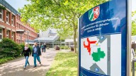 Profesora de licencia médica durante 16 años se negó a un examen y además presentó una demanda