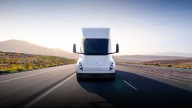 Choque de visiones: Gates vs. Musk, por camiones eléctricos