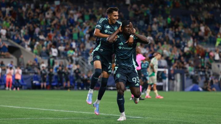Sounders beat Santos Laguna 2