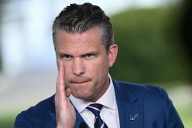 Pete Hegseth repostea video sobre eliminar el derecho a voto de las mujeres