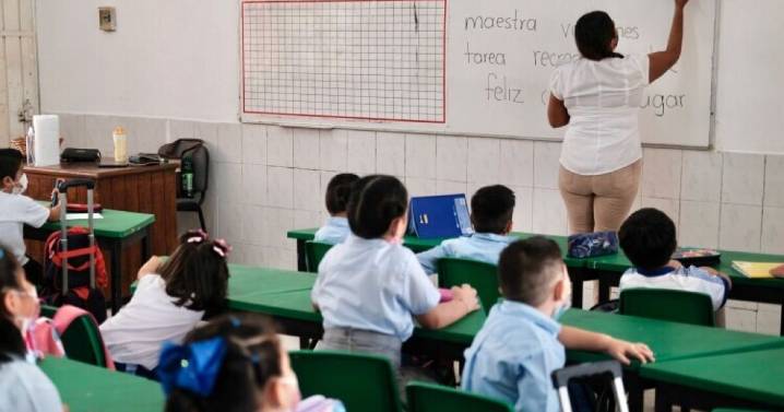 Docentes implementan la Nueva Escuela Mexicana pese a carencias y poca formación