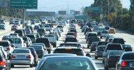 405 Freeway briefly closes in both directions in San Fernando Valley due to barricaded suspect