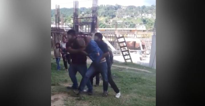 Arrastran a adulto mayor en Juquila Mixes; denuncian abuso de poder