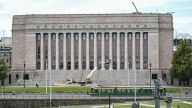 Finlandia: hallan muerto a un diputado en el Parlamento