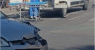 Terrible choque entre un auto y una moto en Plaza Alvarado: un herido