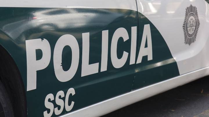 Investigan a policías de CDMX captados en actos sexuales dentro de una patrulla