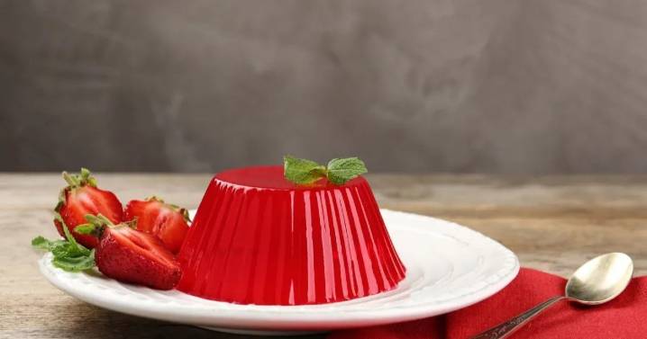 Cómo hacer gelatina casera sin azúcar y con colágeno con 4 ingredientes 